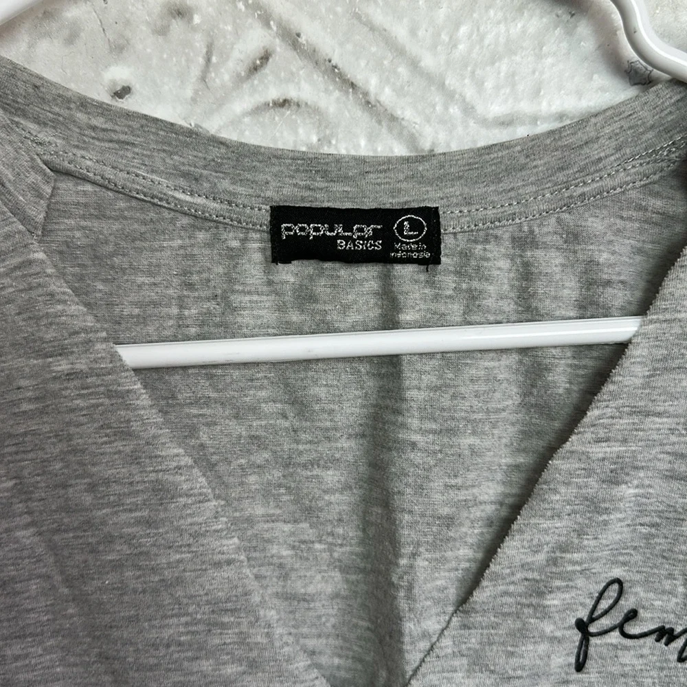 Feminist AF vneck crop - Picture 4 of 5